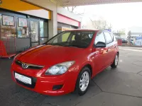 Gebraucht Hyundai i30 Classic 109 PS (80 kW) 2010 Rot Limousine