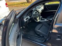 Gebraucht BMW 318 150 PS (110 kW) 2009 Blau Limousine