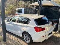 Gebraucht BMW 120 Advantage 184 PS (135 kW) 2018 Weiß Kleinwagen