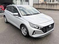 Gebraucht Hyundai i20 Select 101 PS (74 kW) 2022 Silber Limousine
