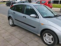 Second-hand Ford Focus 100 CP (73 kW) 2004 Gri Hatchback