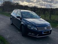 Gebraucht VW Passat 140 PS (102 kW) 2011 Blau Kombi