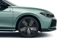 Gebraucht VW Passat R-line 272 PS (200 kW) 2025 Maripositgrün metallic Kombi