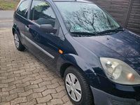 Gebraucht Ford Fiesta 69 PS (50 kW) 2006 Blau Kleinwagen