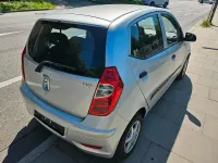 Gebraucht Hyundai i10 69 PS (50 kW) 2012 Silber Kleinwagen