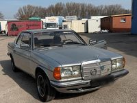 Gebraucht Mercedes 230 109 PS (80 kW) 1979 Silber Coupé