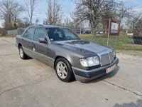 Gebraucht Mercedes E220 150 PS (110 kW) 1992 Grau Limousine