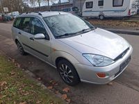 Gebraucht Ford Focus 101 PS (74 kW) 2000 Silber Limousine