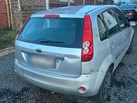 Gebraucht Ford Fiesta 69 PS (50 kW) 2007 Weiß Kleinwagen