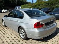Gebraucht BMW 318 129 PS (94 kW) 2006 Titansilber metallic Limousine