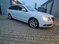 Gebraucht Skoda Superb Best of 140 PS (102 kW) 2015 Weiß Limousine