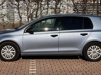 Gebraucht VW Golf VI 85 PS (62 kW) 2010 Blau Kleinwagen