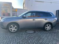 Gebraucht Mitsubishi Outlander Classic Collection 150 PS (110 kW) 2015 Grau SUV