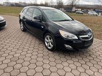 Gebraucht Opel Astra Edition 125 PS (91 kW) 2011 Schwarz Kombi
