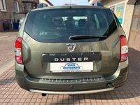 Gebraucht Dacia Duster Celebration 125 PS (91 kW) 2015 Grün SUV