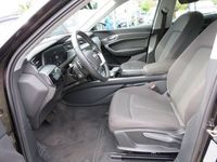 Gebraucht Audi e-tron Basis 300 kW (408 PS) 2021 Brillantschwarz SUV