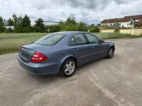 Gebraucht Mercedes E220 150 PS (110 kW) 2004 Blau Limousine