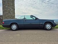 Gebraucht Mercedes E200 Edition 136 PS (100 kW) 1997 Schwarz Cabrio