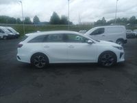 Gebraucht Kia Ceed Spirit 140 PS (102 kW) 2021 Cararraweiss Kleinwagen