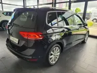 Gebraucht VW Touran Highline 150 PS (110 kW) 2024 Schwarz Van / Kleinbus