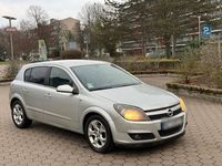 Gebraucht Opel Astra 105 PS (77 kW) 2005 Silber Kleinwagen