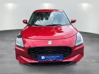 Neu Suzuki Swift Comfort 82 PS (60 kW) 2025 Burning red pearl metallic/super black pearl metal Kleinwagen