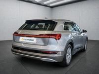 Gebraucht Audi e-tron 300 kW (408 PS) 2023 Silber SUV