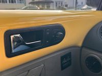 Usata VW Beetle 90 CV (66 kW) 2000 Giallo Utilitaria