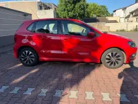 Gebraucht VW Polo Trendline 75 PS (55 kW) 2015 Rot Kleinwagen