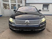 Second-hand VW Phaeton 239 CP (175 kW) 2012 Albastru Berlinǎ