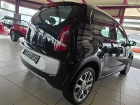 Gebraucht VW cross up! 75 PS (55 kW) 2015 Schwarz Kleinwagen
