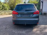 Gebraucht Ford Focus Titanium 120 PS (88 kW) 2017 Grau Kombi