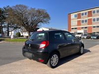 Gebraucht Renault Clio II 86 PS (63 kW) 2009 Schwarz Kleinwagen