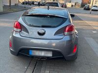Gebraucht Hyundai Veloster 140 PS (102 kW) 2012 Grau Kleinwagen