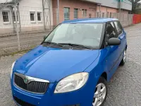 Gebraucht Skoda Fabia 52 PS (38 kW) 2010 Blau Kleinwagen