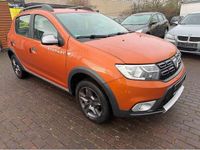 Gebraucht Dacia Sandero Stepway 90 PS (66 kW) 2017 Orangefarben ocre SUV