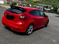 Gebraucht Ford Focus ST 250 PS (183 kW) 2013 Rot Limousine