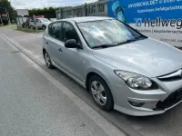 Gebraucht Hyundai i30 108 PS (79 kW) 2010 Grau Limousine