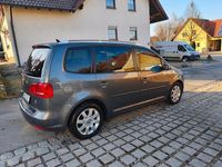Gebraucht VW Touran Cup 105 PS (77 kW) 2014 Grau Van / Kleinbus