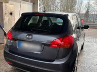 Gebraucht Kia Venga 90 PS (66 kW) 2014 Grau Kleinwagen