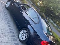 Gebraucht BMW 318 129 PS (94 kW) 2005 Blau Limousine