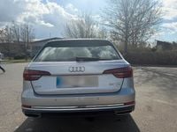 Używany Audi A4 150 KM (110 kW) 2019 Srebrny Kombi