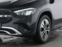 Gebraucht Mercedes GLA200 Progressive 163 PS (119 kW) 2025 Metalliclack kosmosschwarz SUV