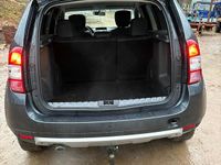 Gebraucht Dacia Duster Lauréate 114 PS (83 kW) 2017 Grau SUV