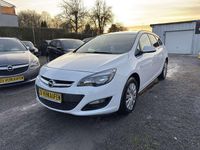 Gebraucht Opel Astra Selection 116 PS (85 kW) 2015 Weiß Kombi