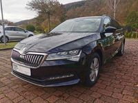Gebraucht Skoda Superb Ambition 150 PS (110 kW) 2023 Schwarz Kombi