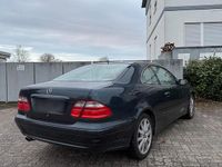 Gebraucht Mercedes CLK220 163 PS (119 kW) 2001 Blau Coupé