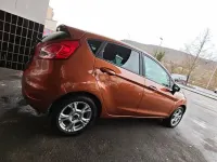 Używany Ford Fiesta SYNC Edition 80 KM (58 kW) 2014 Złoty Hatchback