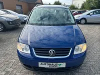 Gebraucht VW Touran Basis 101 PS (74 kW) 2004 Blau Van / Kleinbus