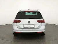 Gebraucht VW Passat 200 PS (147 kW) 2021 Scale silver metallic (metallic) Kombi